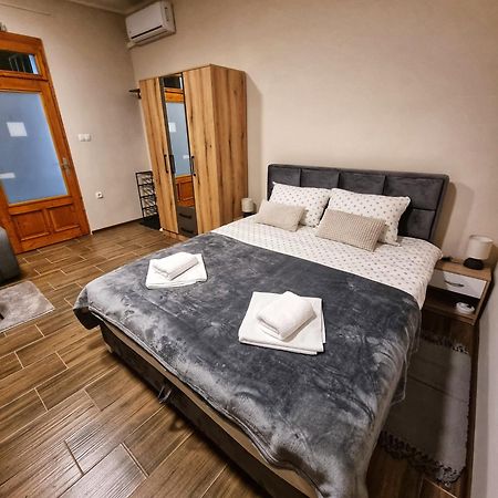 Dorce Apartmani Horgos Esterno foto