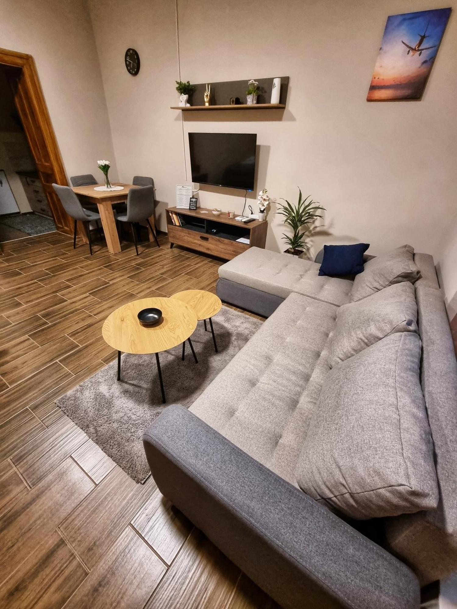 Dorce Apartmani Horgos Esterno foto